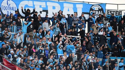 Grêmio saberá do sorteio das oitavas de final da Libertadores antes de definir o seu grupo. Torcida gremista em jogo contra Estudiantes.Foto: Fotobairesarg/AGIF