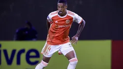 Robert Renan atuando em Internacional x Belgrano