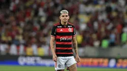 Lateral-esquerdo precisou sair antes do 1° tempo