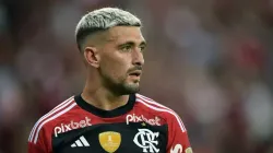 Foto: CAROL DE SOUZA/AFP via Getty Images - Arrascaeta vai mal em vitória do Flamengo