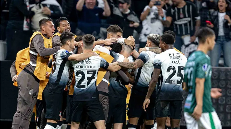 Garro e Coronado fizeram diferença em vitória do Corinthians. Foto: Leonardo Lima/AGIF
