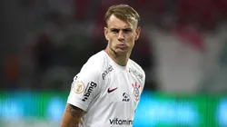Foto: Marcello Zambrana/AGIF - Róger Guedes assiste vitória do Corinthians