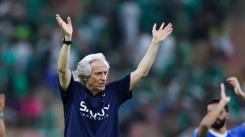Treinador decidiu permanecer no futebol da Arábia Saudita. Photo by Yasser Bakhsh/Getty Images