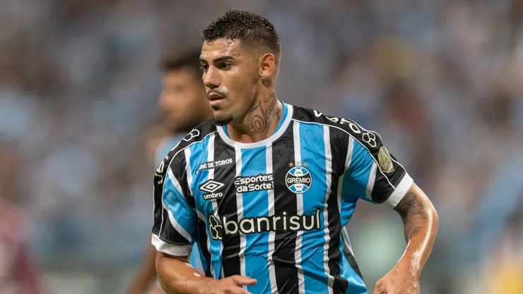 Lateral-esquerdo não estará à disposição de Renato Gaúcho