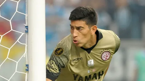 Esteban Andrada é a bola da vez na Vila Belmiro