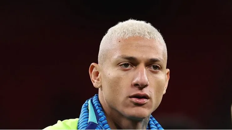 Richarlison após o amistoso entre Inglaterra e Brasil. Atacante tem salário alto no Tottenham.
