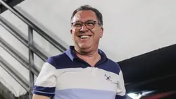 O presidente vem buscando fechar acordos para elevar o nível do elenco sem comprometer as finanças do clube