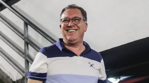 O presidente vem buscando fechar acordos para elevar o nível do elenco sem comprometer as finanças do clube