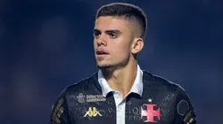 Gabriel Pec vem conseguindo ajudar o Vasco mesmo estando longe da Colina