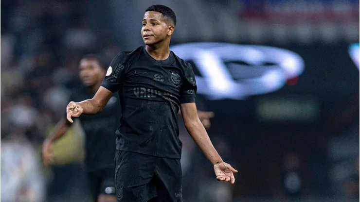 Corinthians lança nova camisa com temática antirracista, assim como o segundo uniforme.