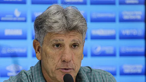 Renato Portaluppi durante coletiva de imprensa. Tricolor é avisado da decisão da CBF.