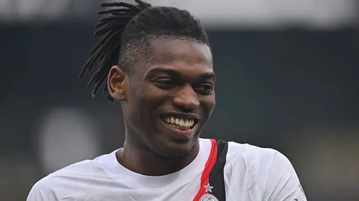 Rafael Leão durante partida entre Hellas Verona e Milan, pelo Campeonato Italiano, no Estádio Marcantonio Bentegodi, no dia 17/03/2024.