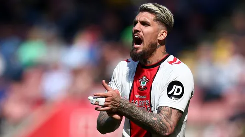 Lyanco, em ação pelo Southampton, pela Premier League