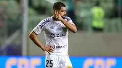 Meio-campista falou sobre o principal lance da partida