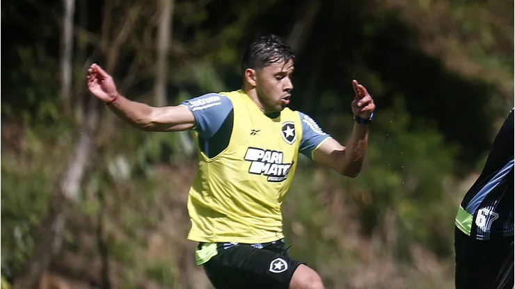 Óscar Romero voltou aos treinamentos pelo Botafogo. Foto: Vítor Silva/Botafogo