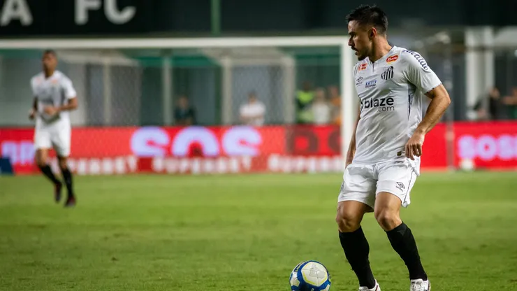 Santos está sobrando na Série B. Peixe segue firme no G4 E tem boas chances de título. Jogo América 2 x 1 Santos.Foto: Fernando Moreno/AGIF