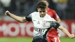 Breno Bidon tem contrato até 2028 com o Corinthians