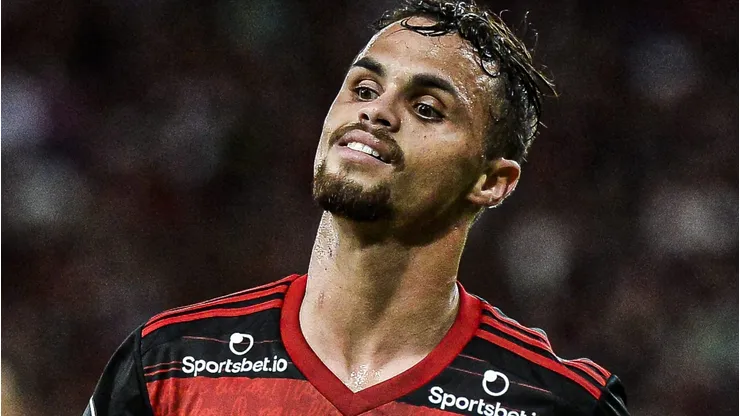 MIchael com a camisa do Flamengo - Foto: Marcelo Cortes / Flamengo