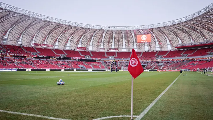 Internacional longe do Beira Rio fará maratona de jogos e viajará quase 15 mil km em 20 dias.Foto: Maxi Franzoi/AGIF