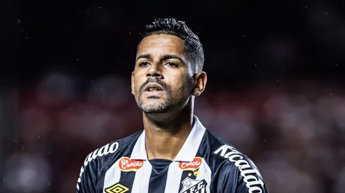 Aderlan em ação durante partida contra o São Paulo, no Morumbis. Foto: Abner Dourado/AGIF