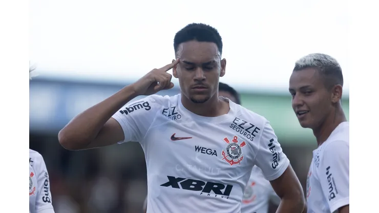 João Pedro Tchoca renovou o contrato