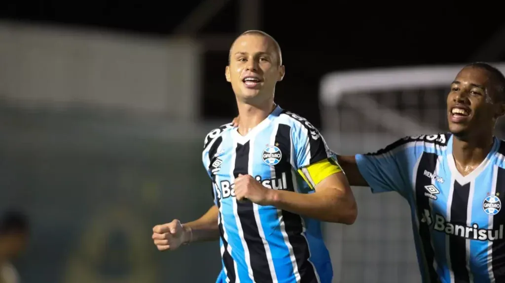 FOTO: RODRIGO FATTURI/GRÊMIO - Ronald, volante da base do Grêmio