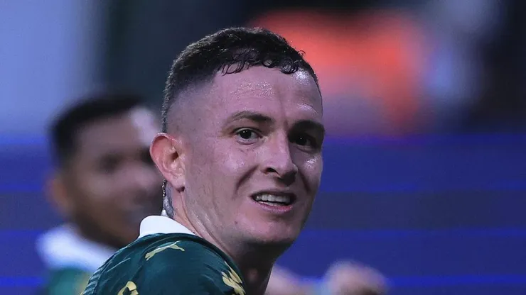 Aníbal Moreno lamenta gol anulado em jogo do Verdão. Volante fica à disposição de Abel.