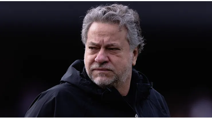Casares rasgou o verbo sobre John Textor e citou o Verdão