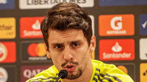 RJ - Rio de Janeiro - 19/11/2019 - Coletiva de imprensa Flamengo - Rodrigo Caio (camisa 03) do Flamengo durante coletiva de imprensa antes do treino da equipe no CT Ninho do Urubu