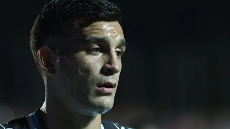 Franco Cristaldo durante partida entre Operário e Grêmio, no Estádio Germano Krüger, pela Copa do Brasil, no dia 30/04/2024.