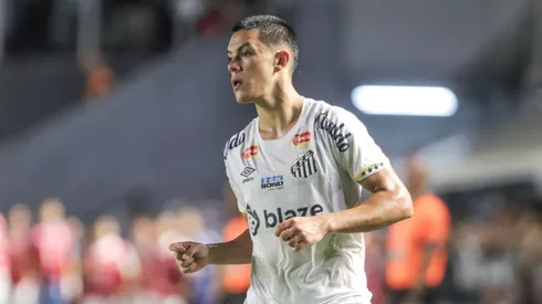 Lateral ganhou espaço e se tornou o titular da posição