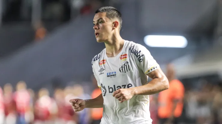 Lateral ganhou espaço e se tornou o titular da posição