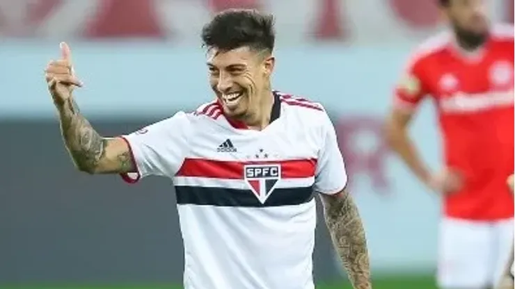 Foto: Pedro H. Tesch/AGIF - Emiliano Rigoni, ex-São Paulo, rescindi com clube americano