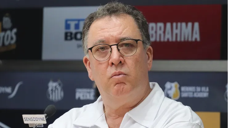 O presidente Marcelo Teixeira, em coletiva de imprensa realizada na Vila Belmiro, no dia 08/01/2024.