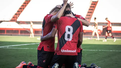 Atlético-GO recebe visita do Brusque na Copa do Brasil.