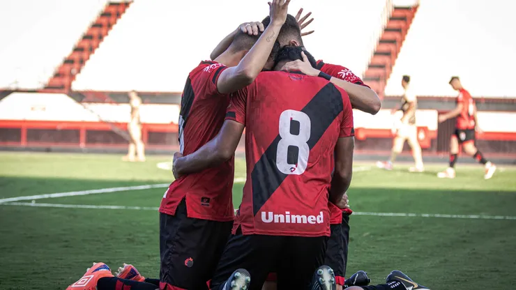 Atlético-GO recebe visita do Brusque na Copa do Brasil.