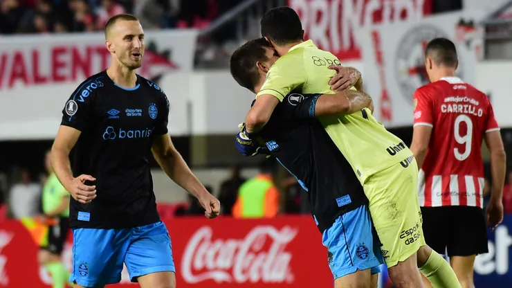 Desafios do Renato na preparação para Libertaodres- Jogadores do Gremio comemora durante partida contra o Estudiantes no estadio Jorge Luis Hirschi pelo campeonato Copa Libertadores 2024. Foto: Fotobairesarg/AGIF