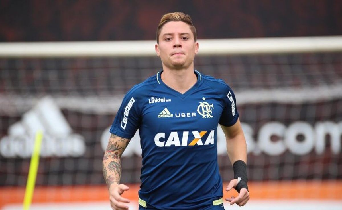 Portuguesa-RJ anuncia contratação de ex-promessa do Flamengo, Adryan