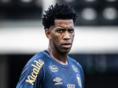 Gil ignora folga do Santos e faz treino na academia do CT