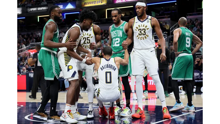 Série entre Celtics e Pacers teve partida em Indiana durante temporada regular (Foto: Andy Lyons/Getty Images)