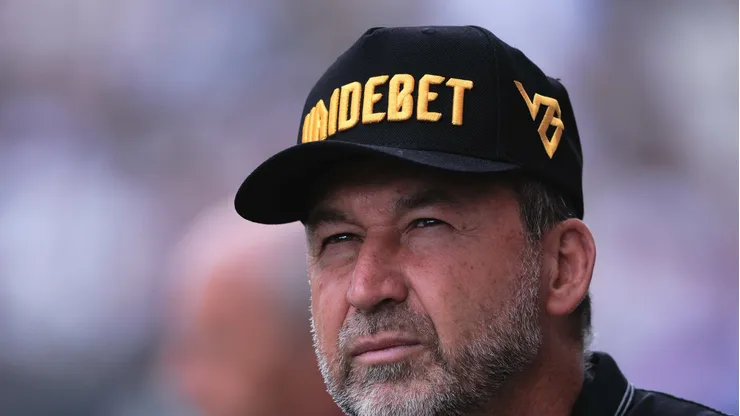 Augusto Melo durante partida contra o Fluminense. Presidente fecha acordo com empresa.