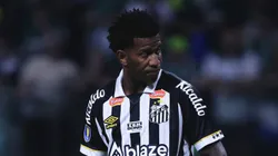 Zagueiro perdeu a paciência nas redes sociais após suposição de torcedor do Corinthians