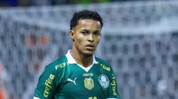 Lazaro, jogador do Palmeiras, durante partida contra o Botafogo-SP no estádio Arena Allianz Parque pela Copa Do Brasil 2024