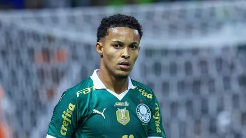 Lazaro, jogador do Palmeiras, durante partida contra o Botafogo-SP no estádio Arena Allianz Parque pela Copa Do Brasil 2024