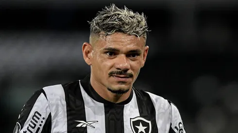 RJ - RIO DE JANEIRO - 28/02/2024 - COPA LIBERTADORES 2024, BOTAFOGO X AURORA - Tiquinho Soares jogador do Botafogo durante partida contra o Aurora no estadio Engenhao pelo campeonato Copa Libertadores 2024. Foto: Thiago Ribeiro/AGIF