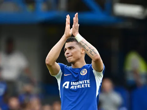 Torcida do Chelsea canta “Queremos que você fique!” para Thiago Silva