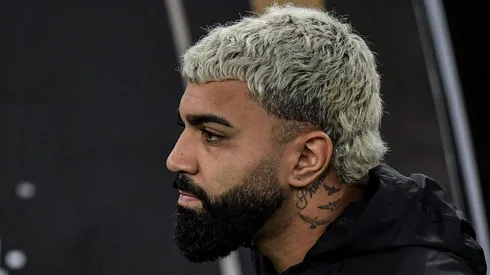 Gabigol antes da partida contra o Bolívar. Atacante fica sem clima com a torcida.