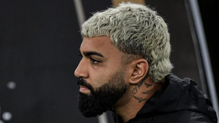 Gabigol antes da partida contra o Bolívar. Atacante fica sem clima com a torcida.