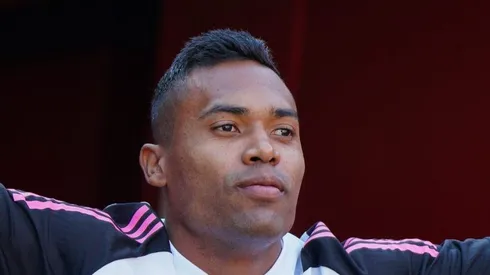 Alex Sandro em treino da Juventus. Lateral não vai jogar no Timão.