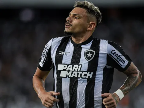 Botafogo está travado nas negociações com o atacante Tiquinho Soares